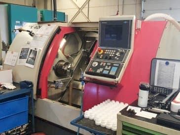 Frontansicht der Gildemeister CTX 400 S2 Maschine
