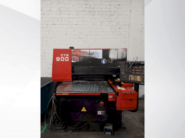 Frontansicht der AMADA CTS-900  Maschine