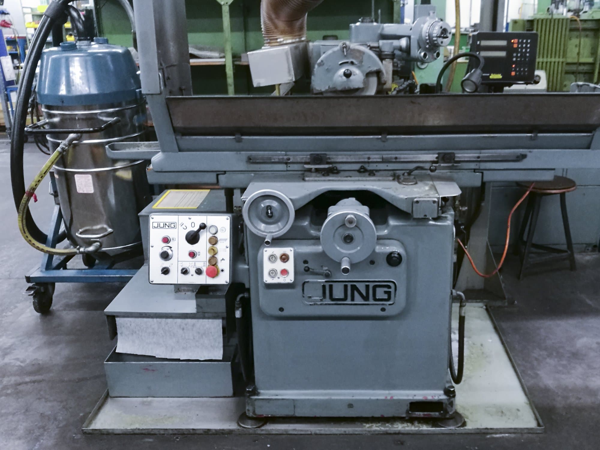 Frontansicht 1 der JUNG HF 50 RD Maschine
