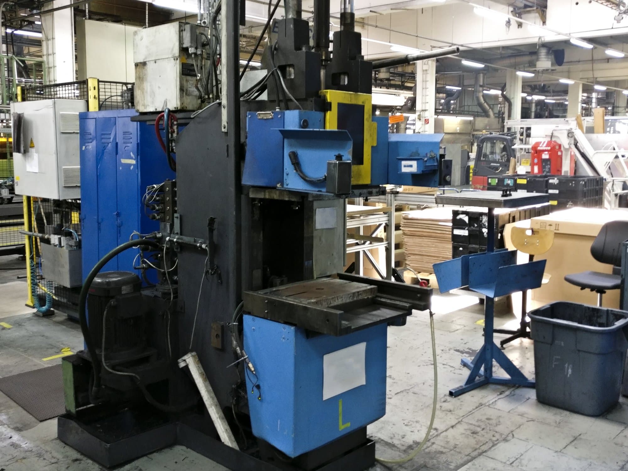 Linke Ansicht der Klöckner Desma 956.050 Maschine