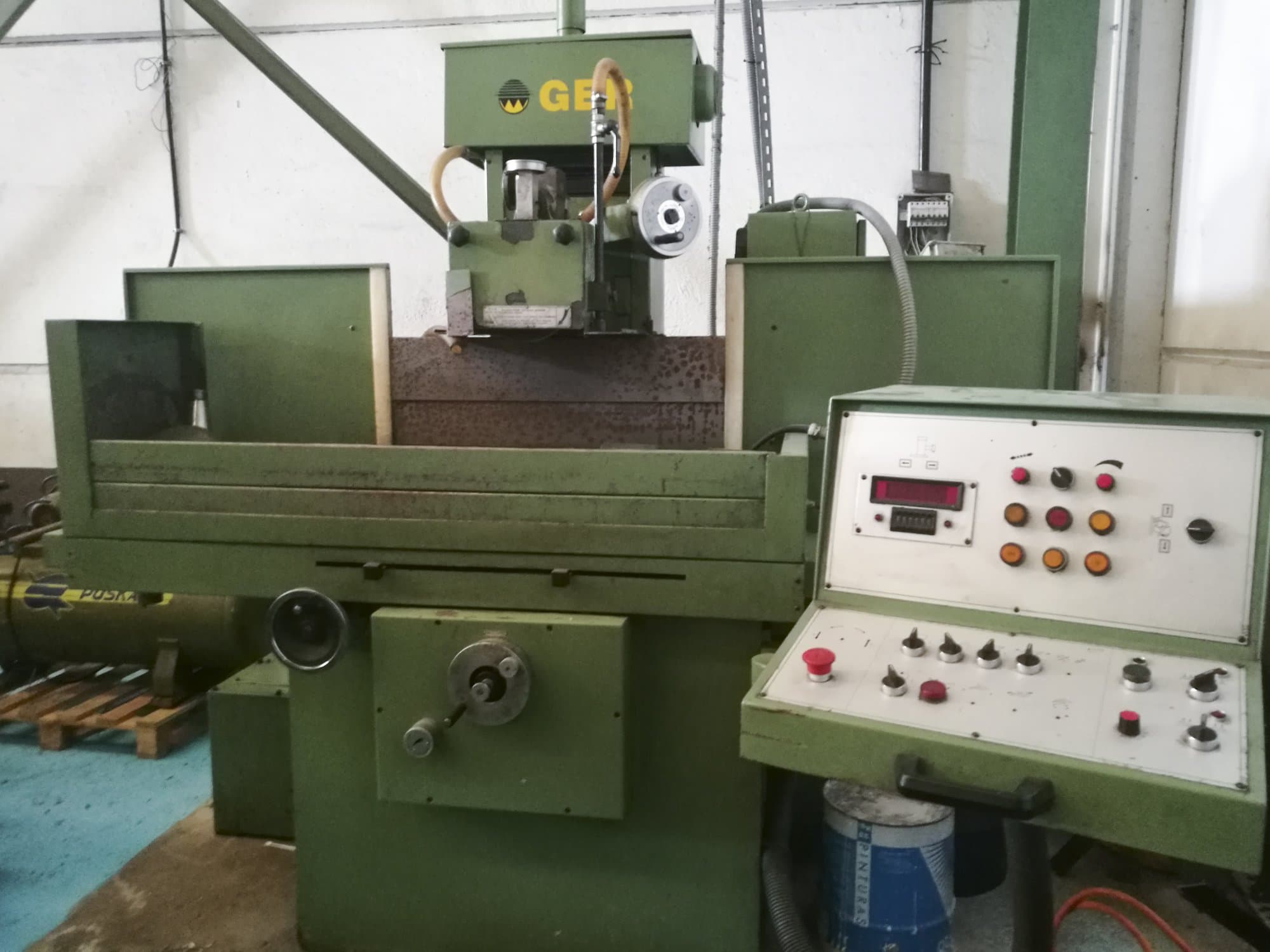 Frontansicht der GER RS-50/25 Maschine
