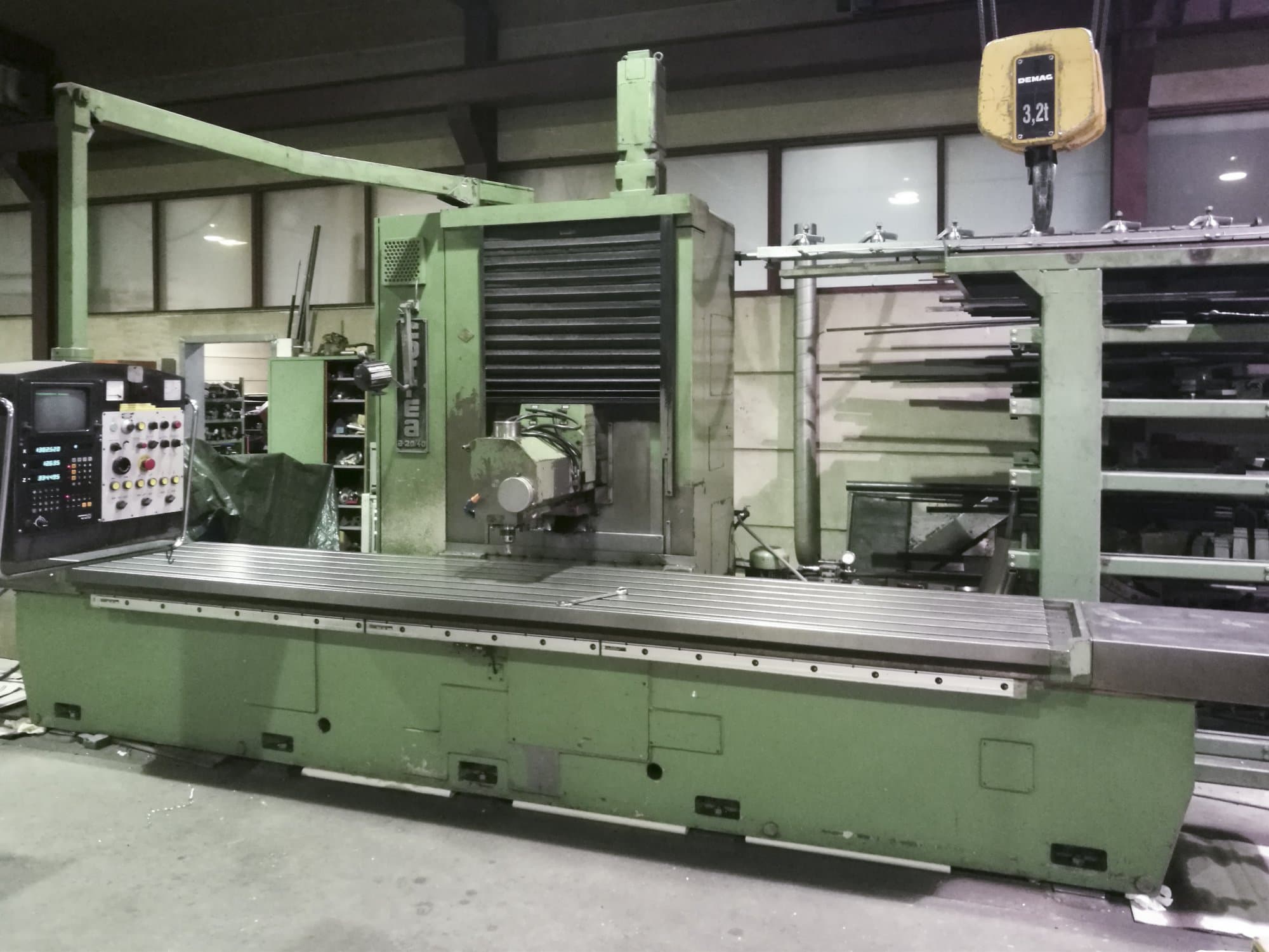 Rechte Ansicht der Correa A-20/40 Maschine