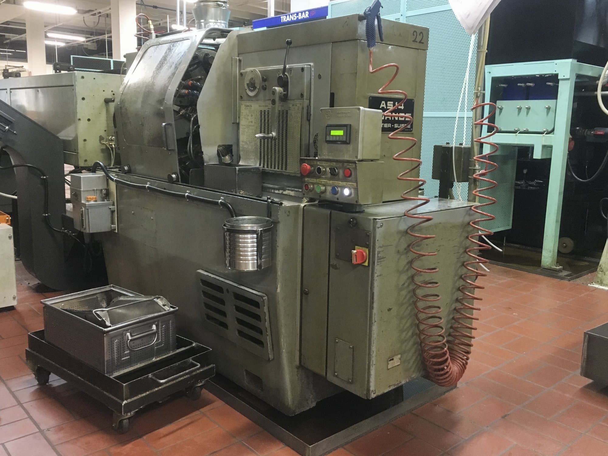 Rechte Ansicht der Tornos AS-A14 Maschine