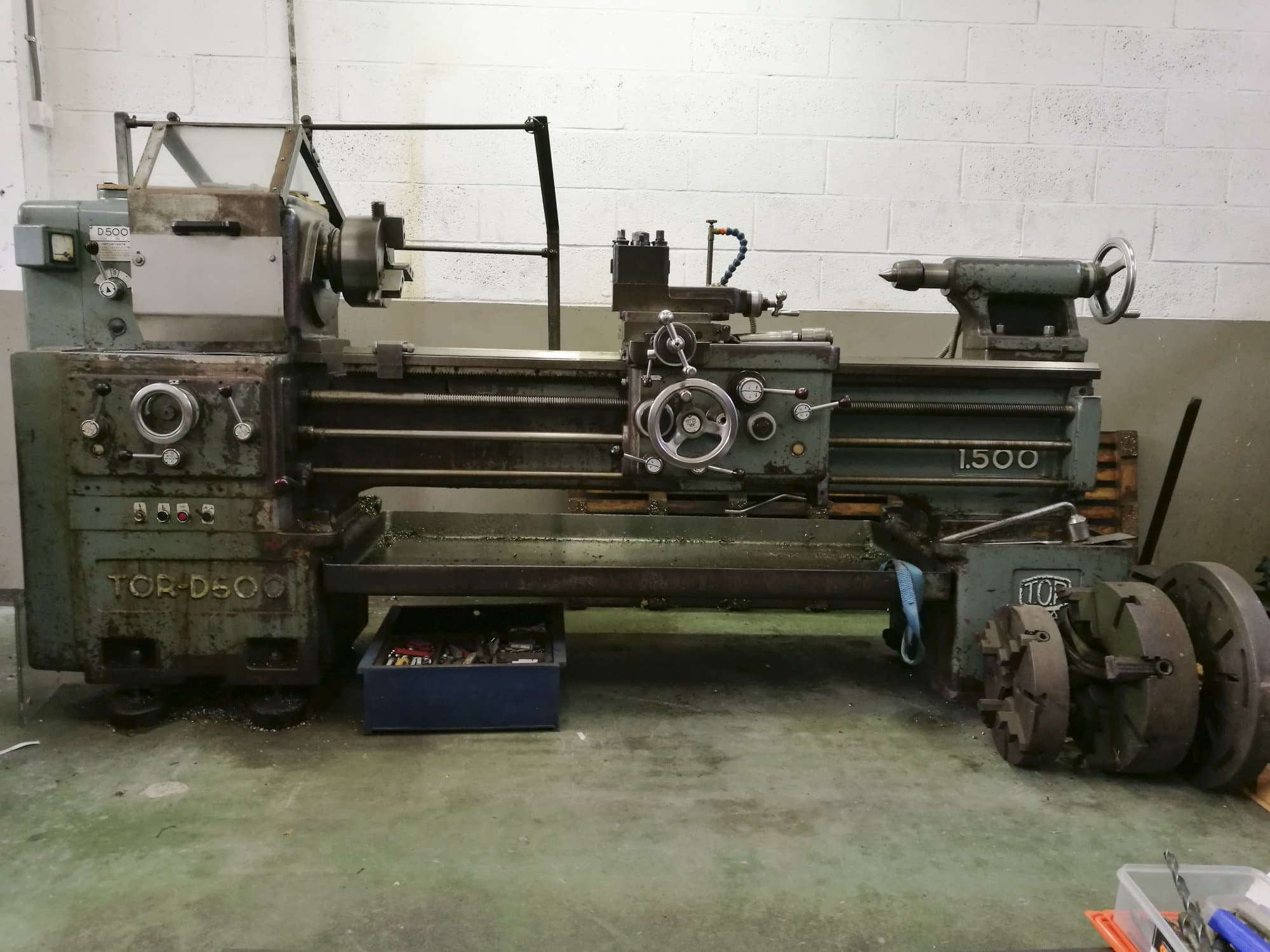 Frontansicht der TOR D-500 Maschine