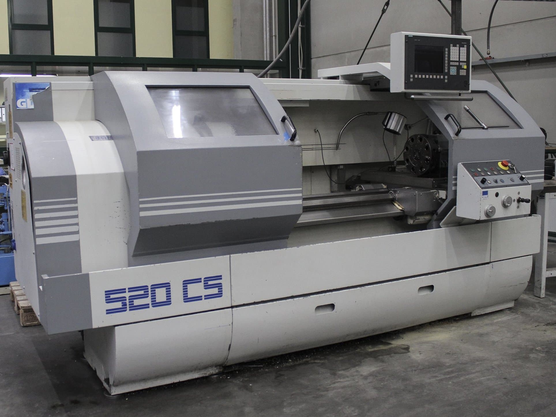 Frontansicht der GDW 520CS Maschine