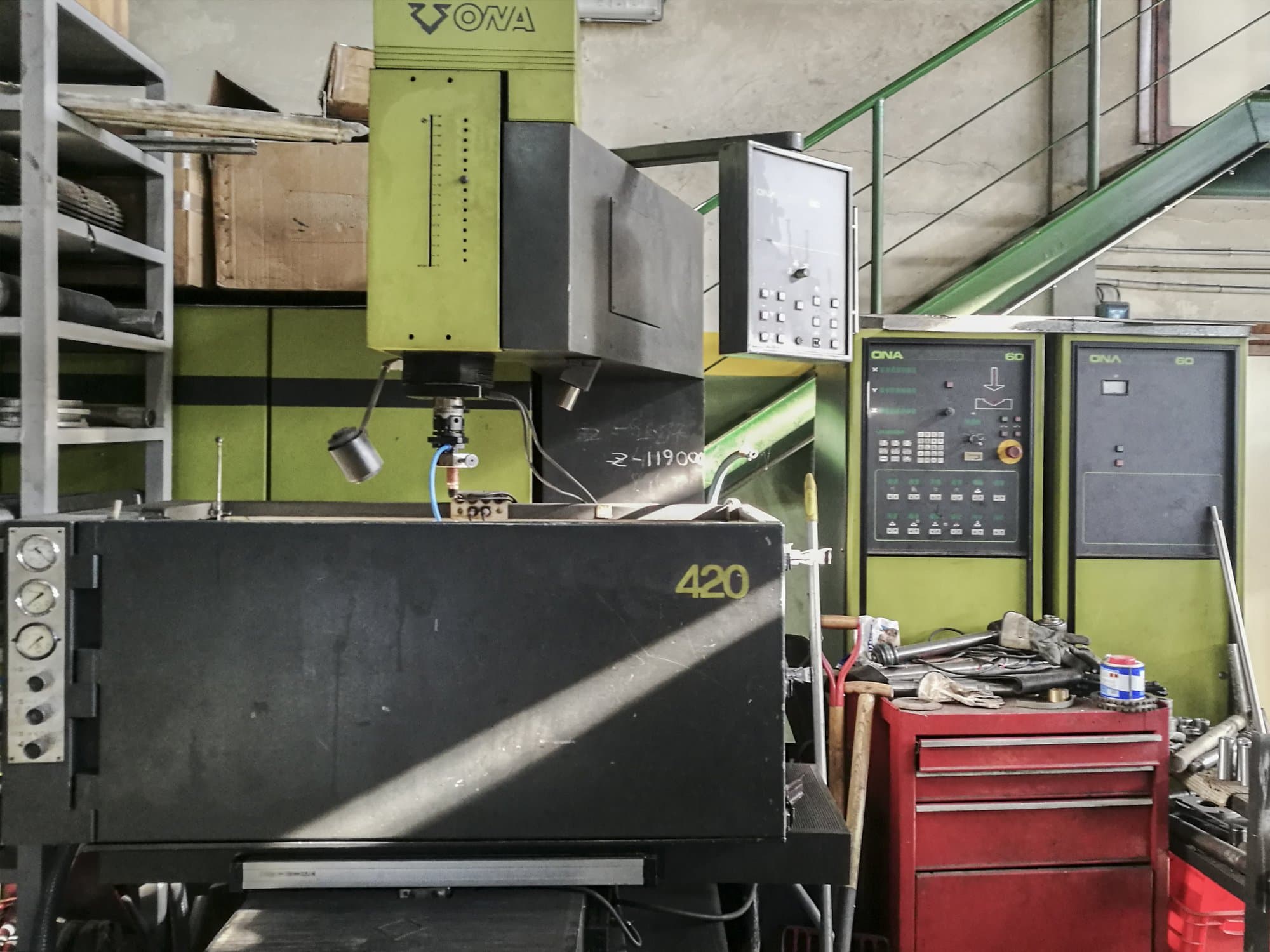 Vorderansicht 1 der ONA ONOMATIC 420 Maschine