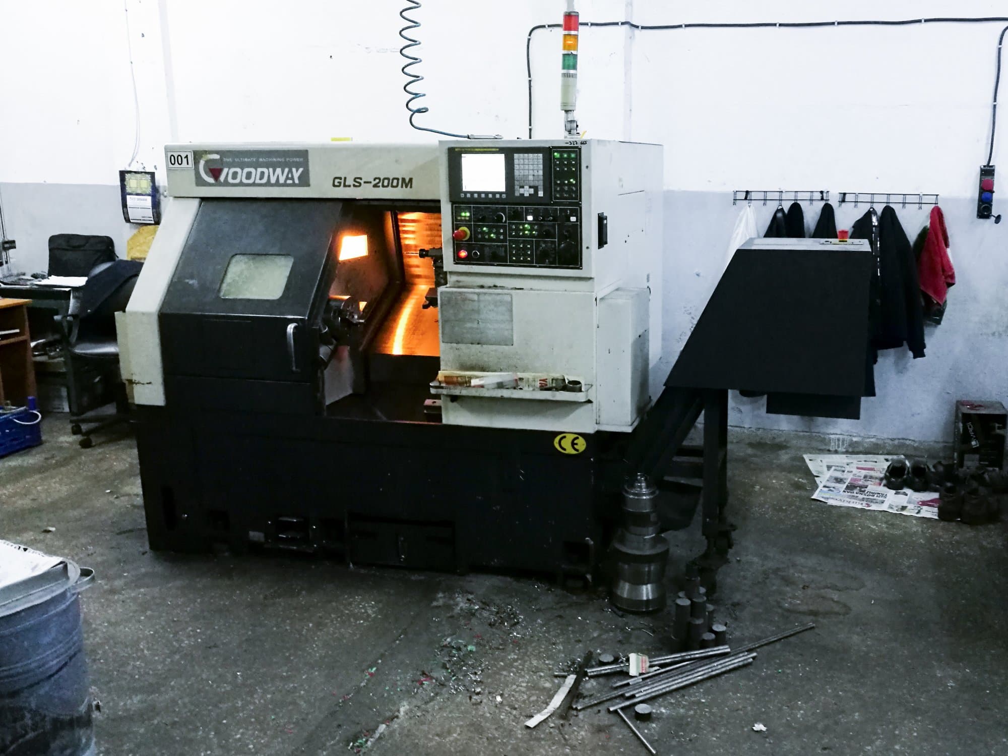 Frontansicht der Goodway GLS-200M Maschine