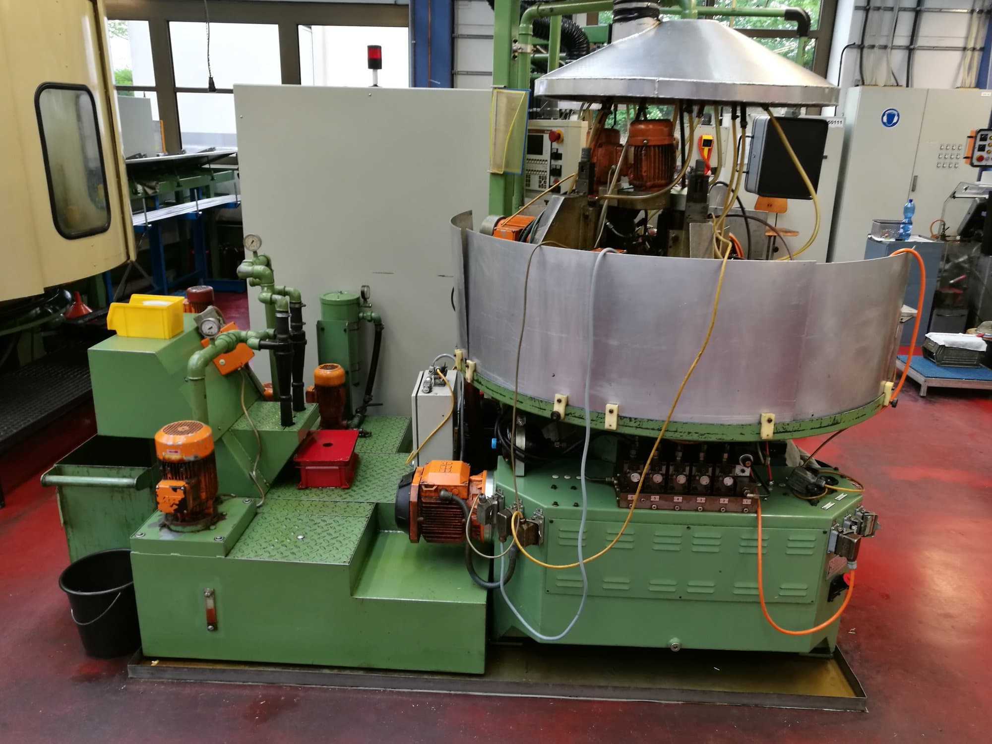 Frontansicht der RIS-INGOLD Rismatic 151LN-12 Maschine