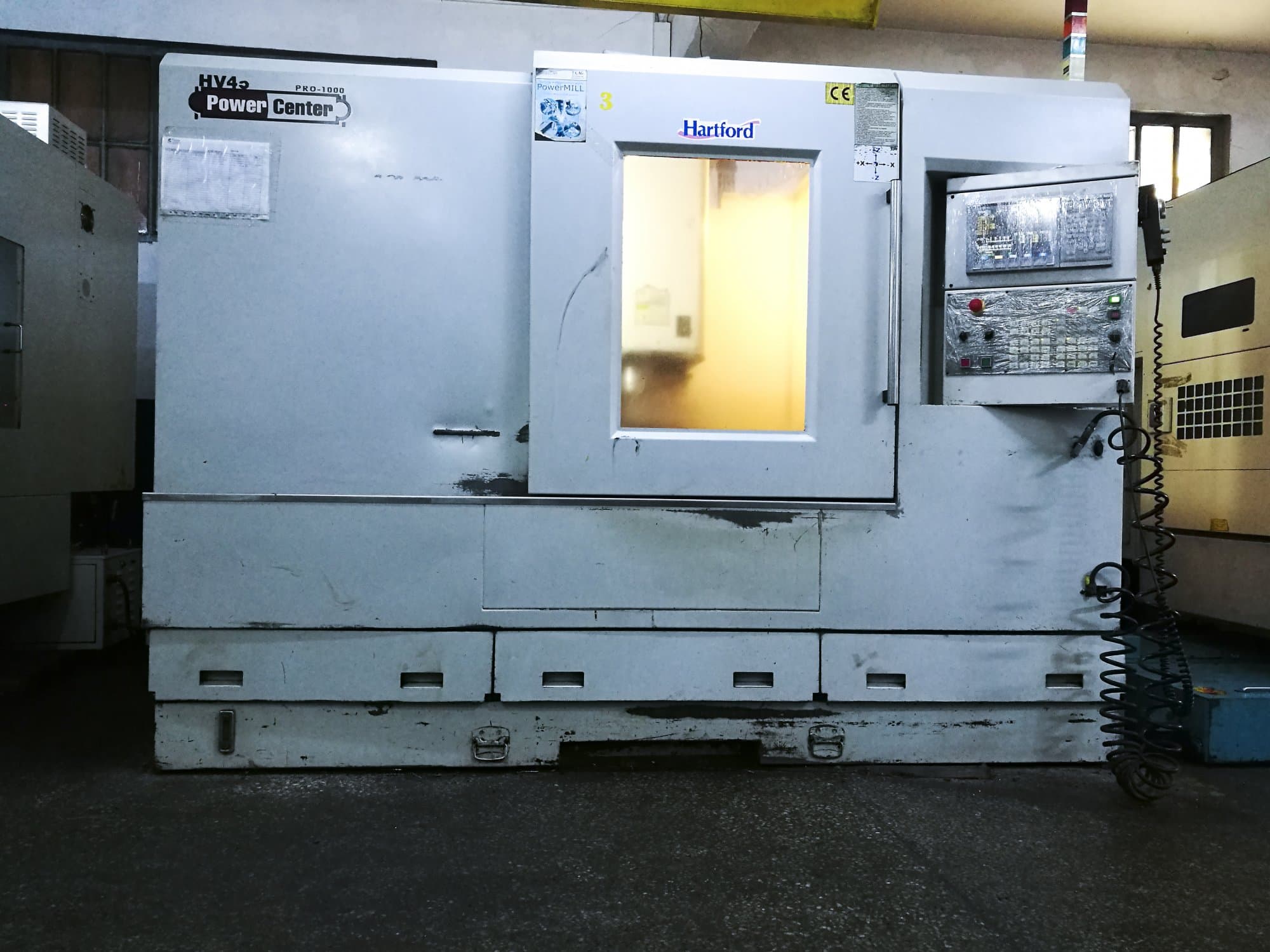 Frontansicht der Hartford PRO1000S Maschine