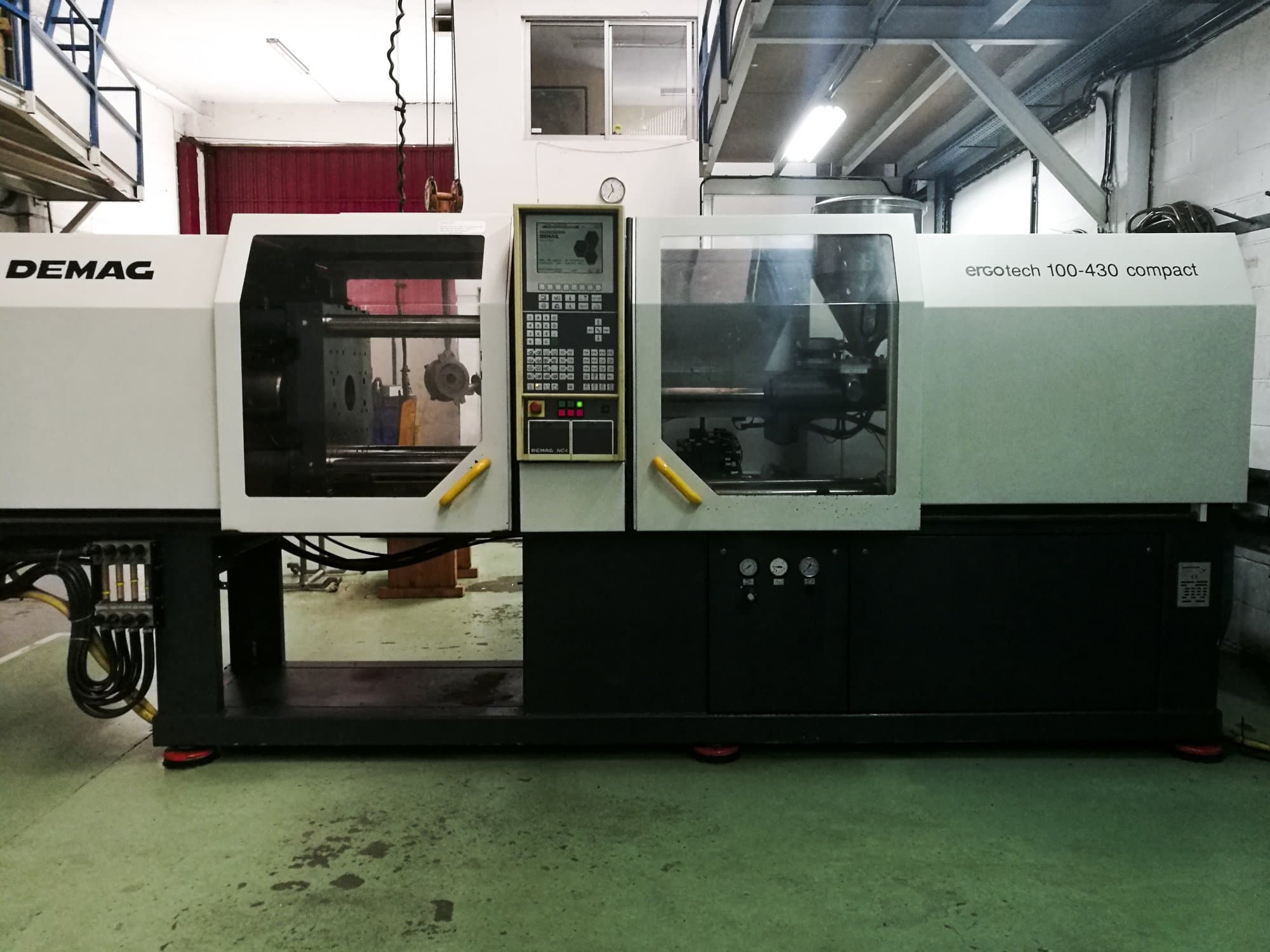 Frontansicht der DEMAG ERGOtech 100-430 compact  Maschine