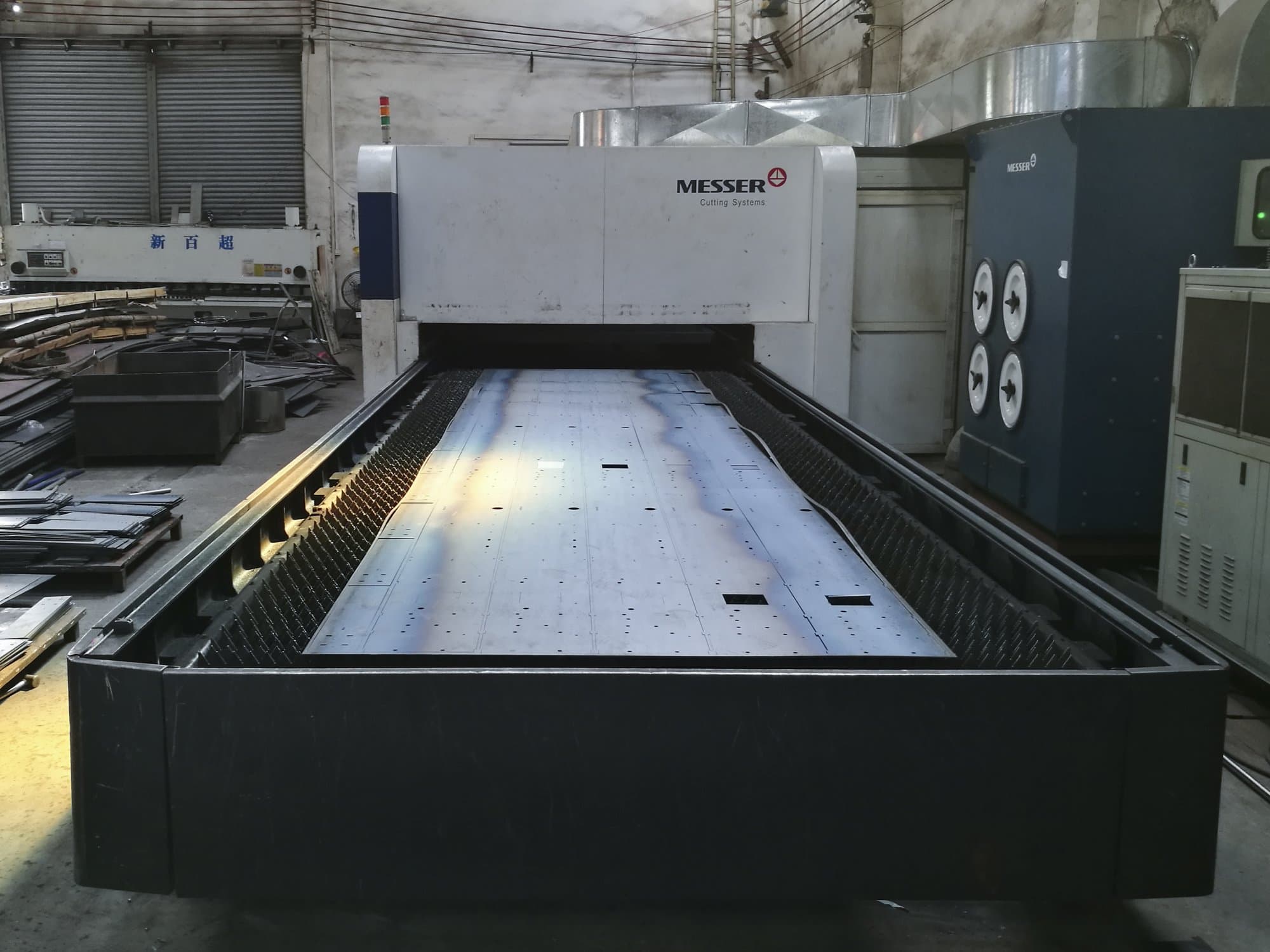 Frontansicht der Messer FIBERBLADE-4C Maschine