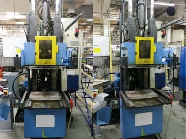 Frontansicht der Klöckner Desma 956.050 Maschine