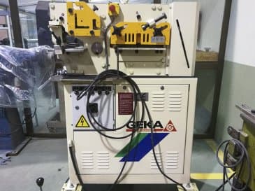 Frontansicht 1 der GEKA MICROCROP Maschine