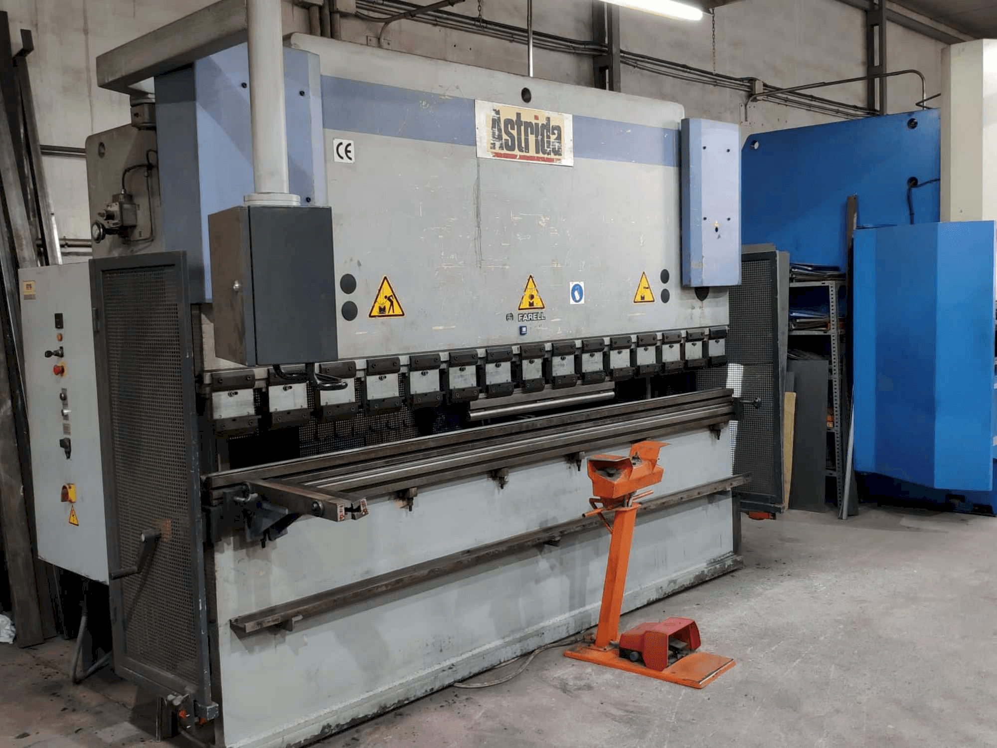 Front view of Astrida APH 3106-120 machine