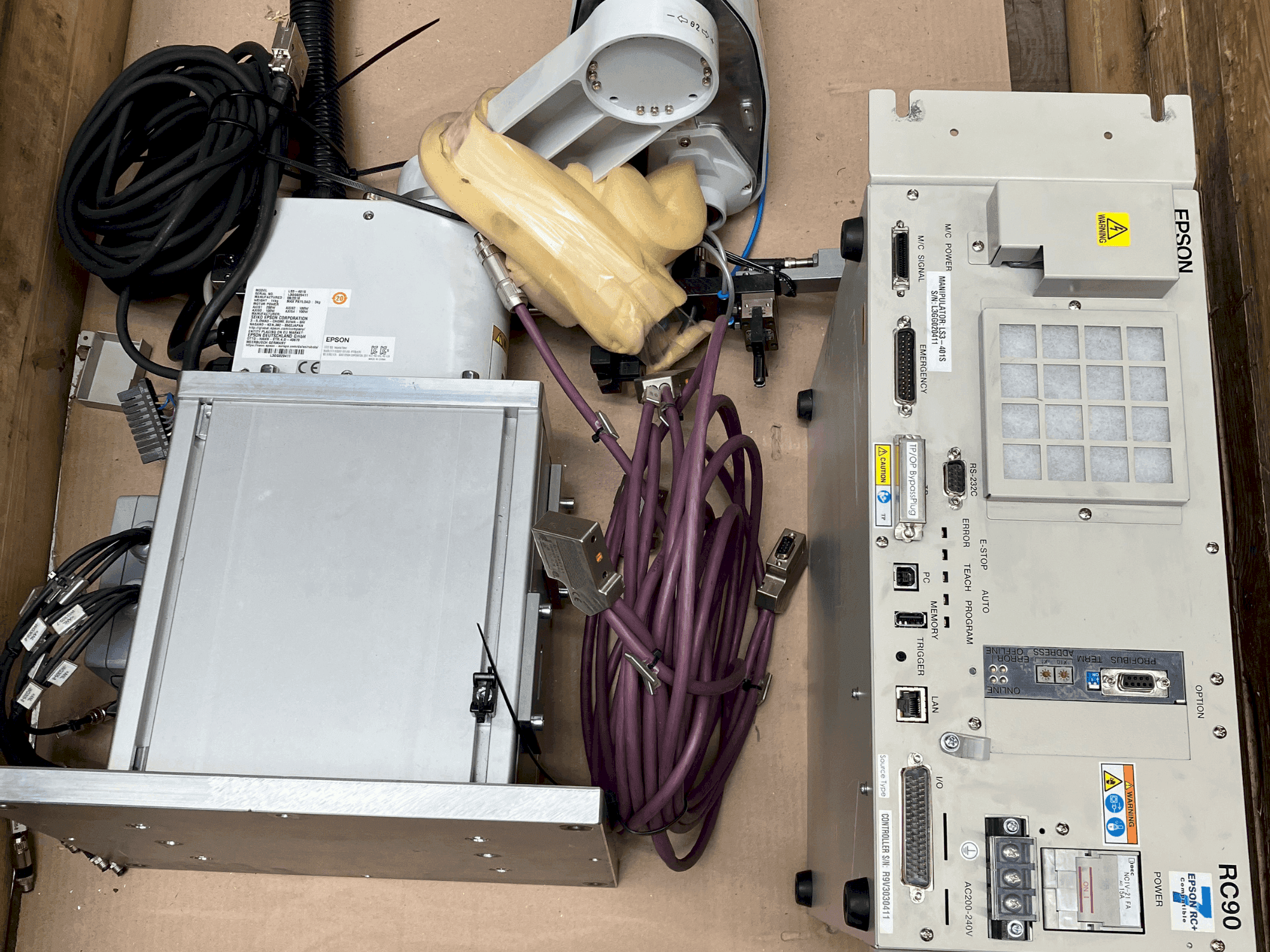 Frontansicht der EPSON LS6-602S Maschine