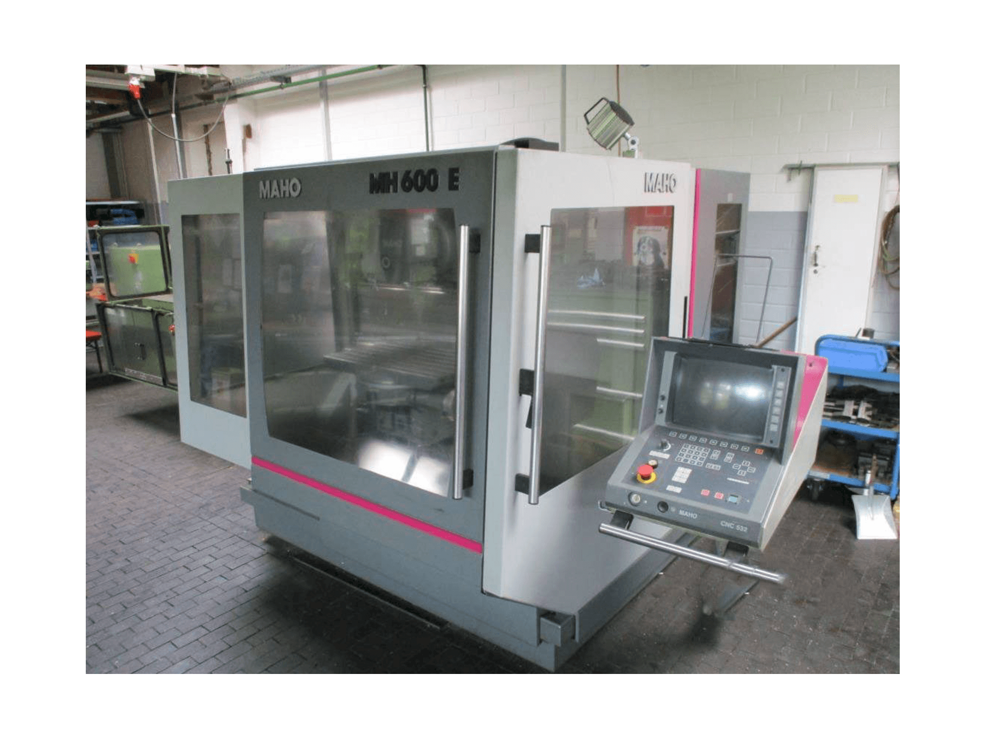 Front view of MAHO MAHO 600 E machine