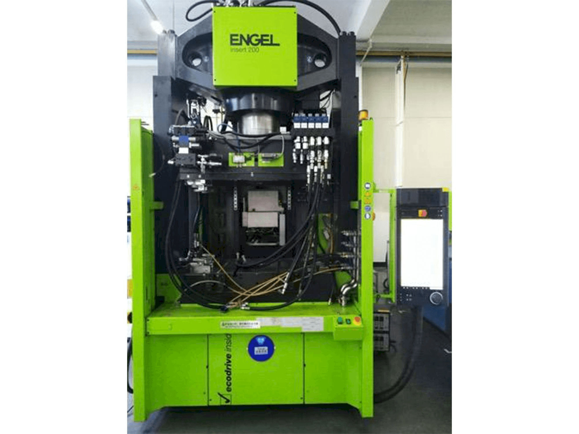 Front view of ENGEL insert 1350H / 200 with MuCell machine