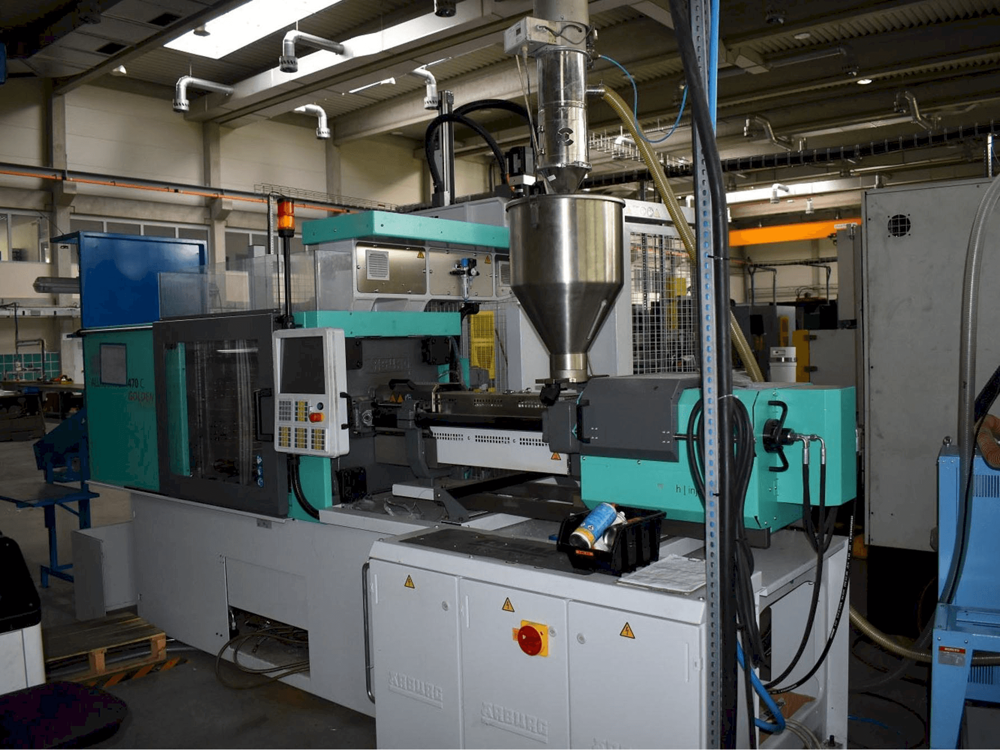 Front view of Arburg ALLROUNDER 470 C 1500 - 400 machine