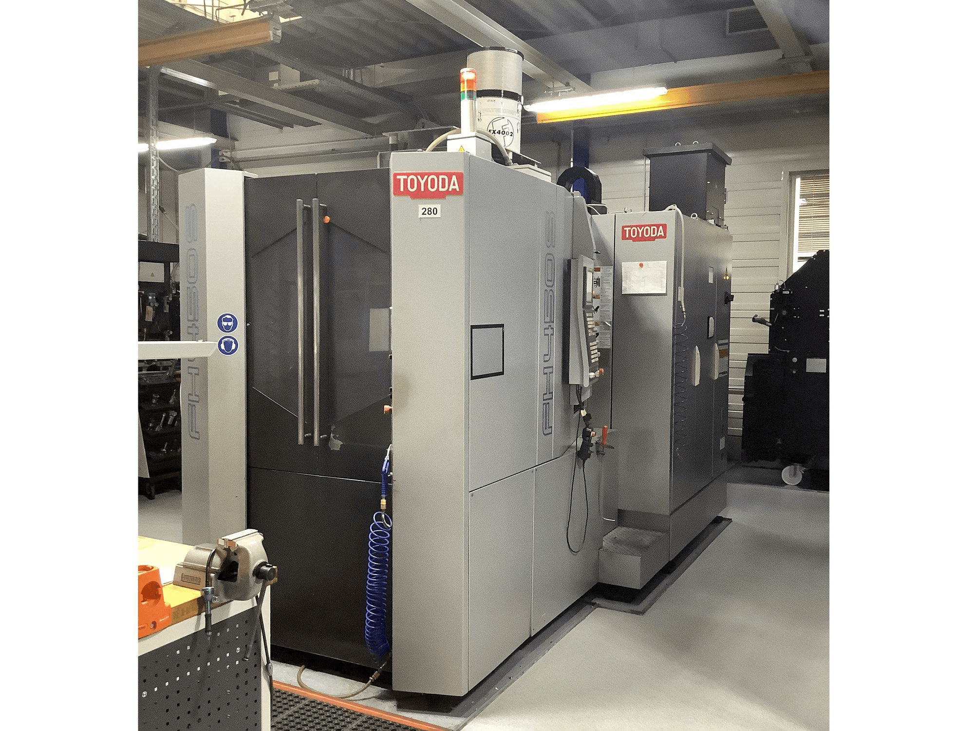 Front view of TOYODA FH 450S machine