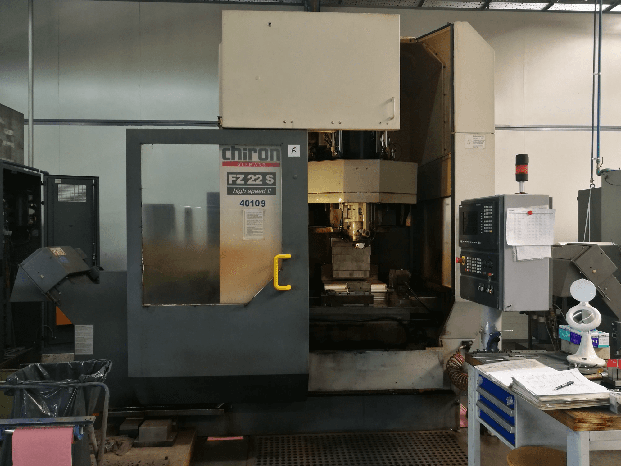 Front view of Chiron FZ 22 S Machine