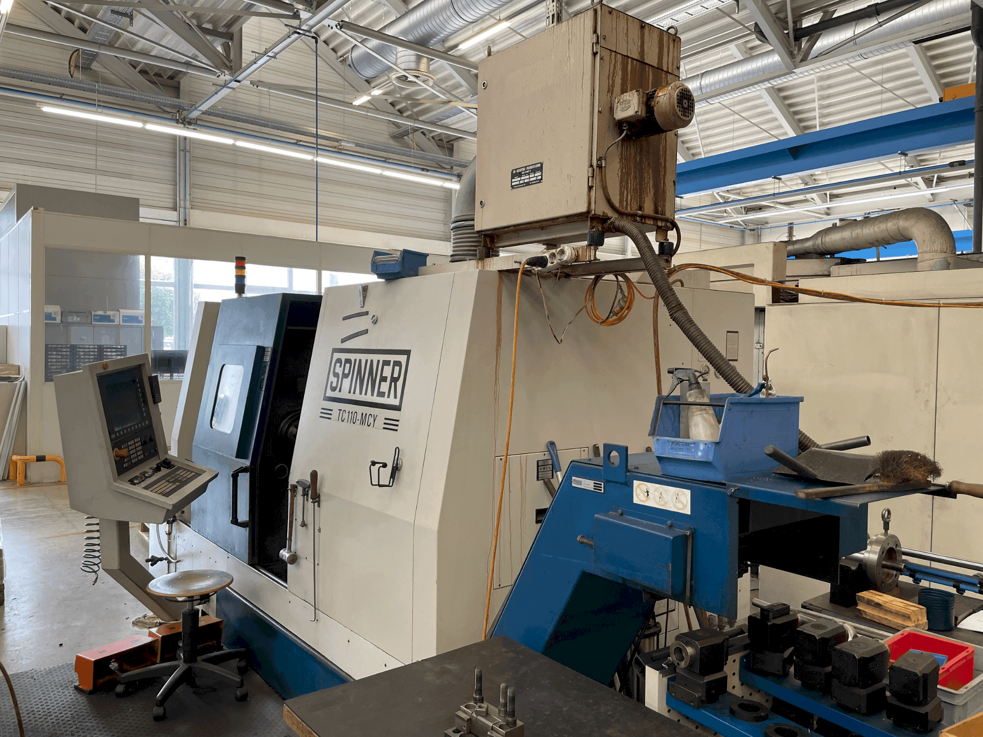 Frontansicht der SPINNER TC 110 Maschine