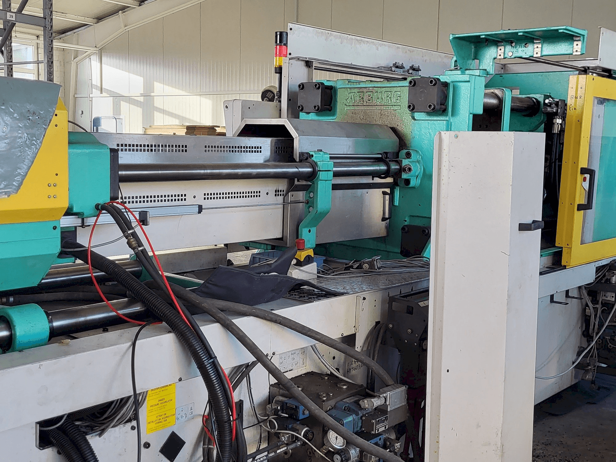 Left view of Arburg Allrounder Centex 570C2200-1300 machine