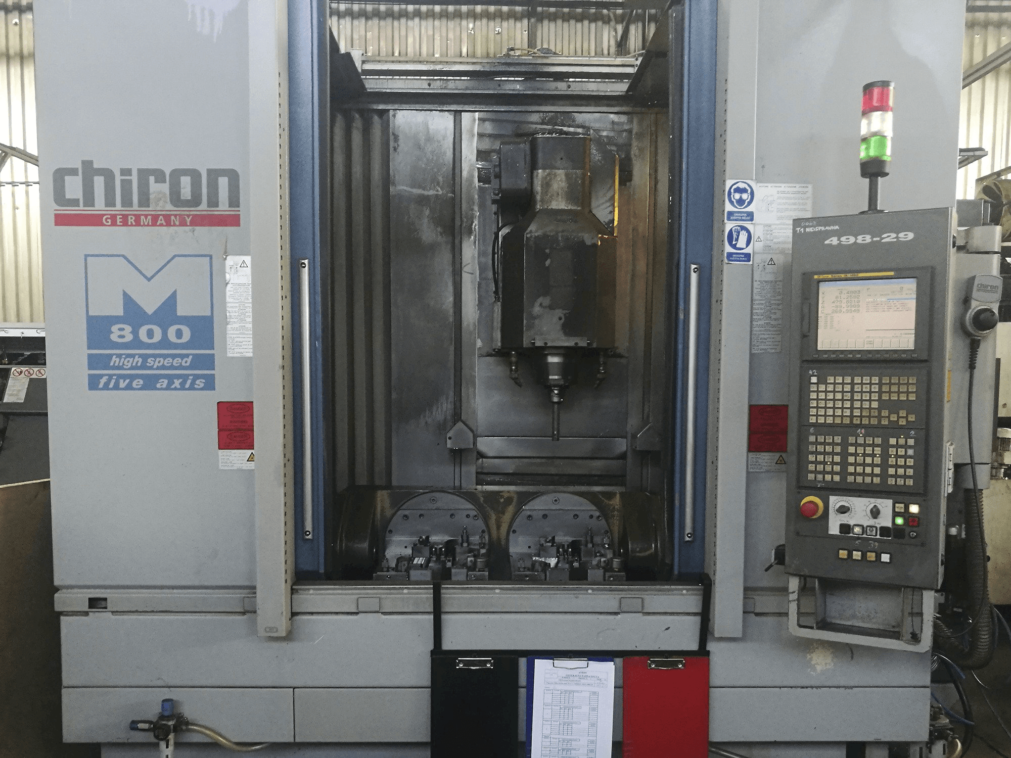 Front view of CHIRON MILL 800 Machine