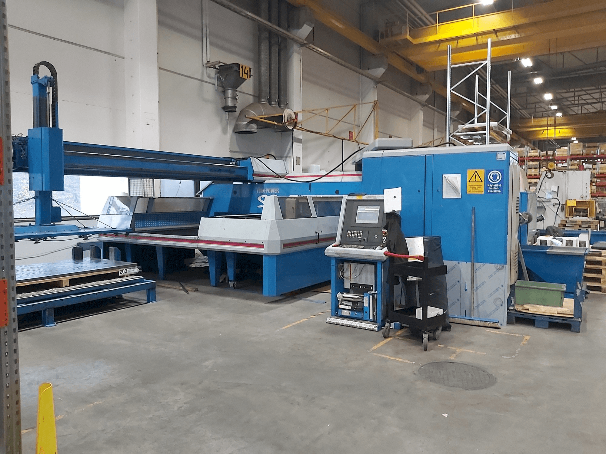 Front view of Finn-Power SG6 machine