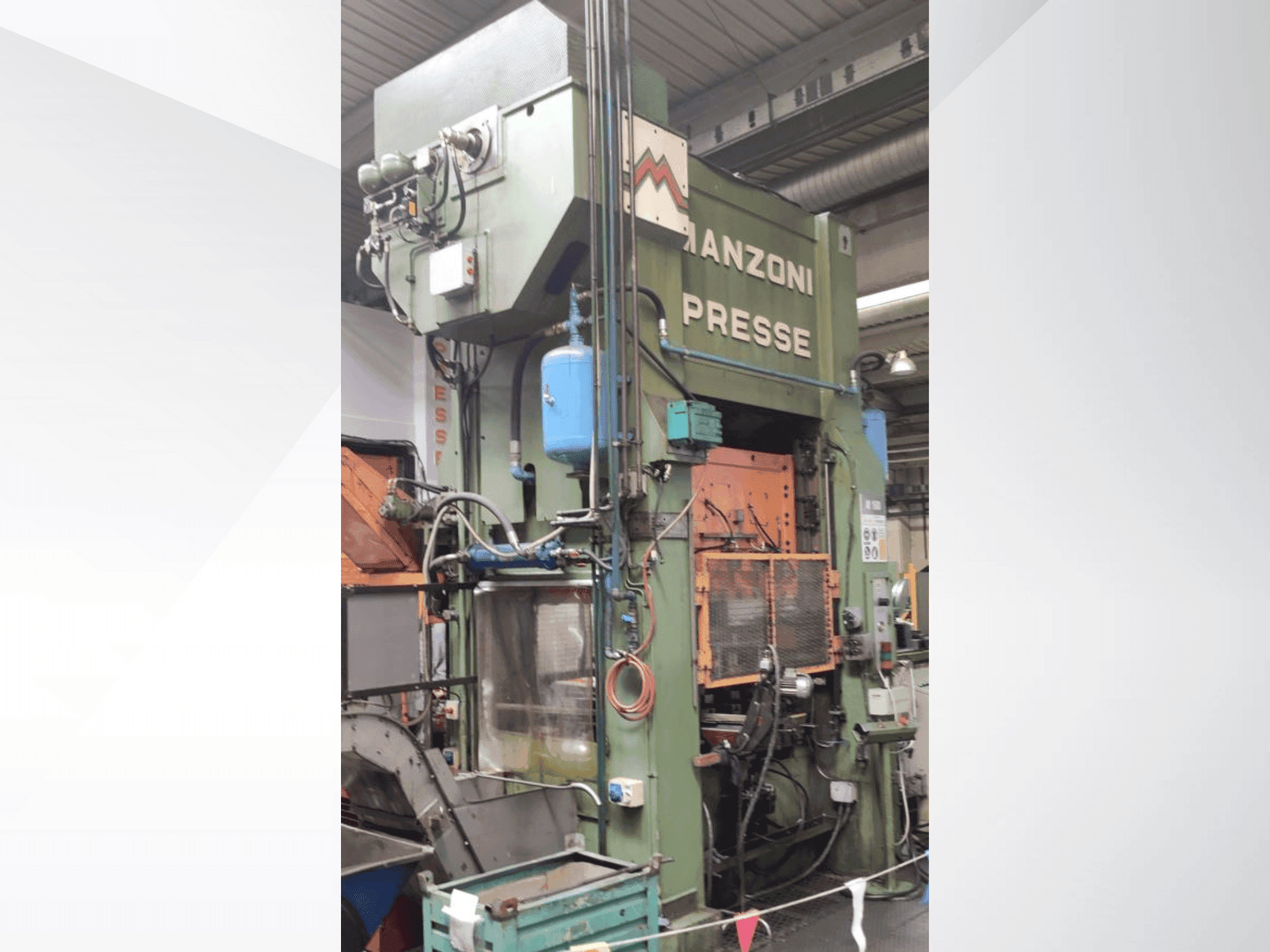 Front view of RAVNE PRESSES Manzoni 160 machine