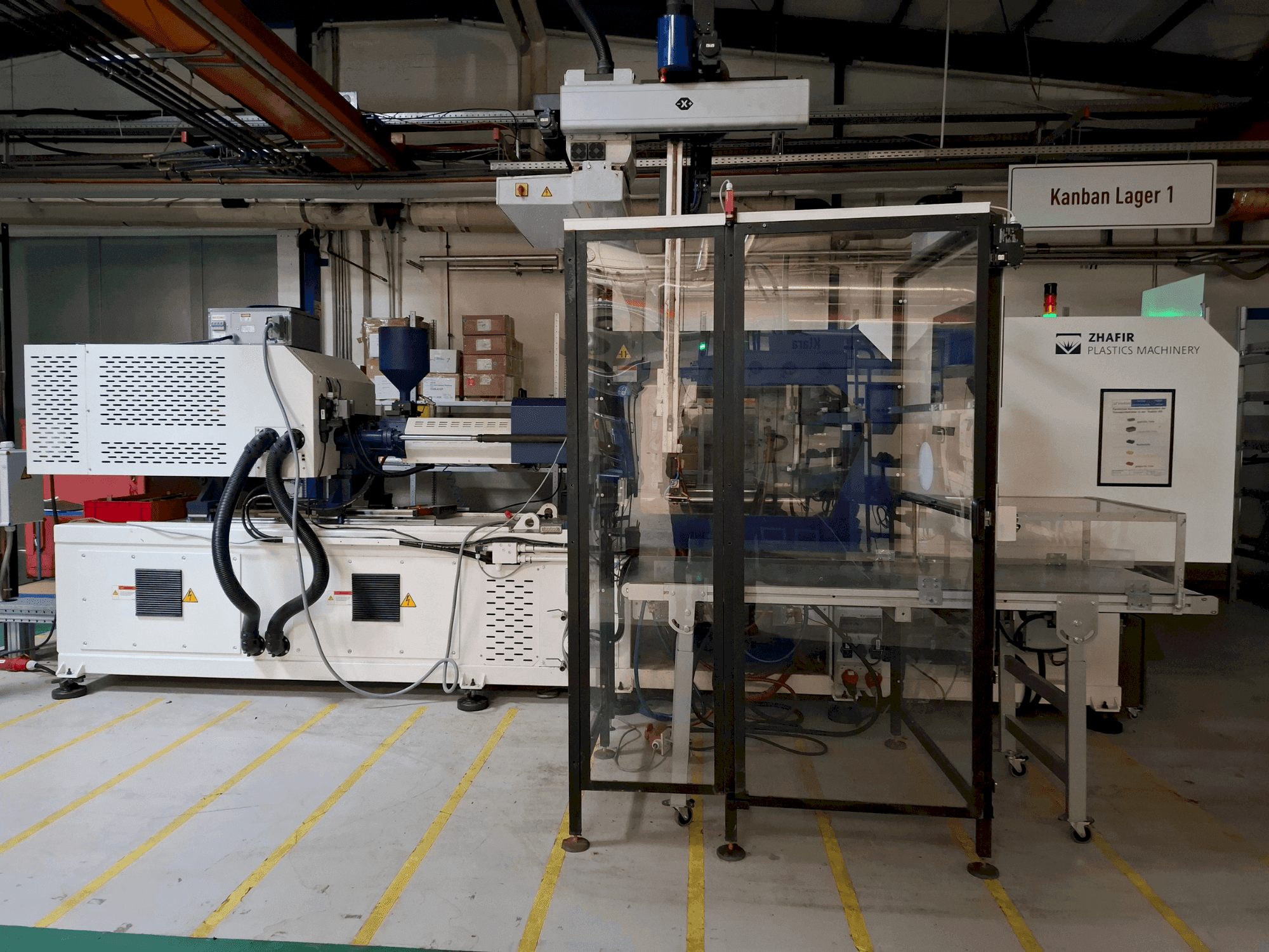 Seitenansicht der HAITIAN ZHAFIR ZERES ZE1900 Maschine